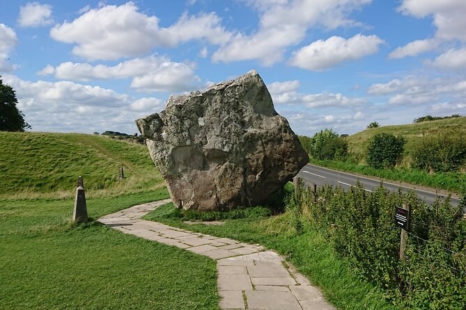 The footpath crossing the bank into the Avebury stone circle